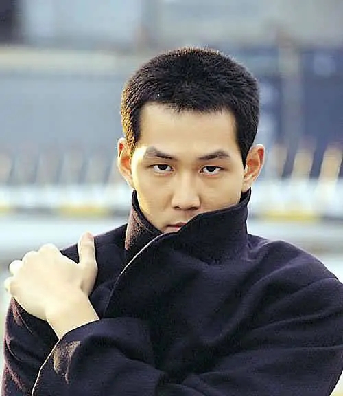 《魷魚遊戲》李政宰：落魄富家公子成為影帝，還撩到三星前太子妃