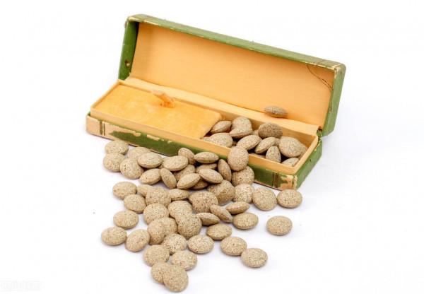 常吃銀杏葉片、安宮牛黃丸、通心絡、養心氏、血脂康有何危害? 常吃銀杏葉片、安宮牛黃丸、通心絡、養心氏、血脂康有何危害?