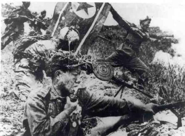 四川老兵回鄉隱居，30多年後兒子指著報紙道：爹，上面在找你