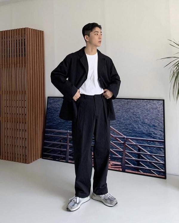 極簡休閒感搭配，普通身材也能輕鬆穿出高階感