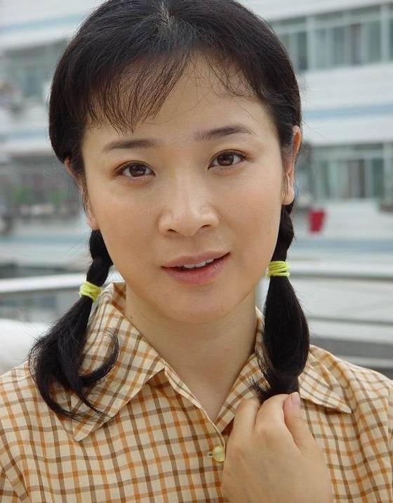 整容老去和自然老去有何區別?4對同齡貌美女星今昔對比差距大 整容老去和自然老去有何區別?4對同齡貌美女星今昔對比差距大