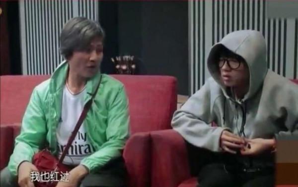 75歲鄭佩佩近況曝光!祖孫三代合照溫馨,混血外孫顏值高 75歲鄭佩佩近況曝光!祖孫三代合照溫馨,混血外孫顏值高