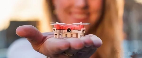 無人機界之最世界上最小的無人機和最小的無人機飛手你都知道哪個