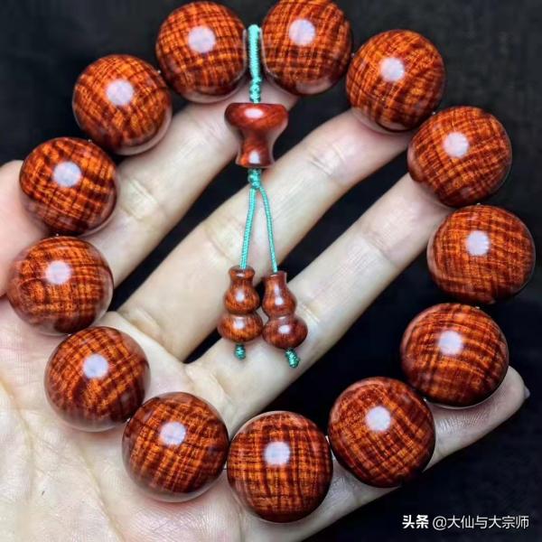 小葉紫檀的六大絕美紋理，你見過幾種？魚鱗、火焰、雞血、金星？