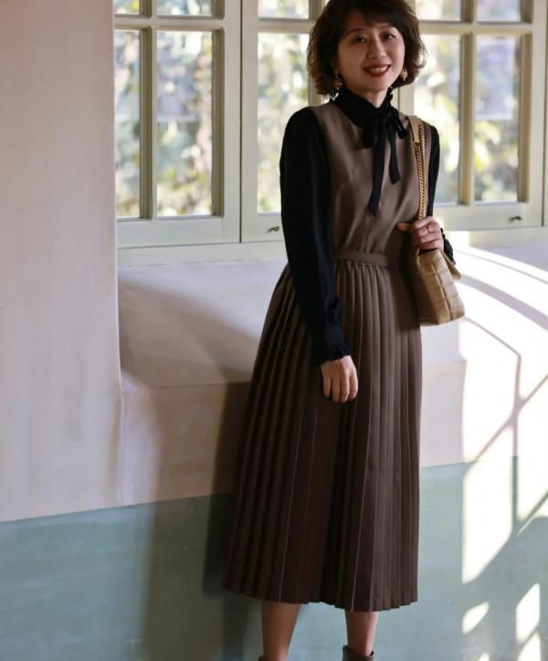 這才是中年女人最好看的春裝搭配！時尚減齡又顯瘦，舒服又接地氣