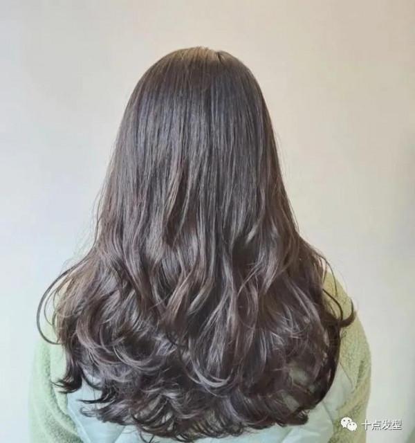 2021仍然是主流“半頭燙”,簡單好打理 2021仍然是主流“半頭燙”,簡單好打理