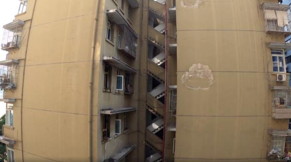 重慶這棟樓太猛!高24層卻不裝電梯,內部道路堪比迷宮 重慶這棟樓太猛!高24層卻不裝電梯,內部道路堪比迷宮