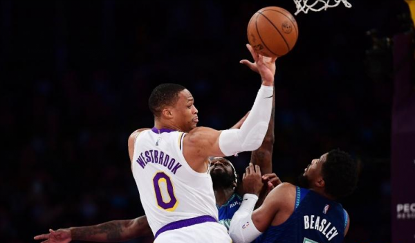 3訊息！湖人鋒線悍將離隊！曝勇士2換2交易伍德方案，威少不認錯