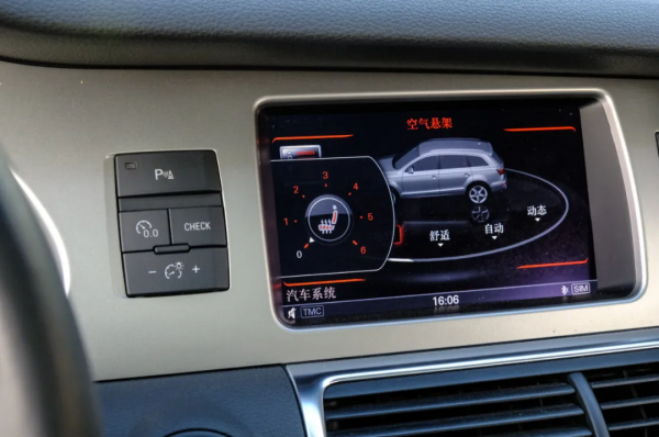 儘管踩油門,剩下的交給Quattro,開著二手越野版奧迪Q7去玩泥巴 儘管踩油門,剩下的交給Quattro,開著二手越野版奧迪Q7去玩泥巴