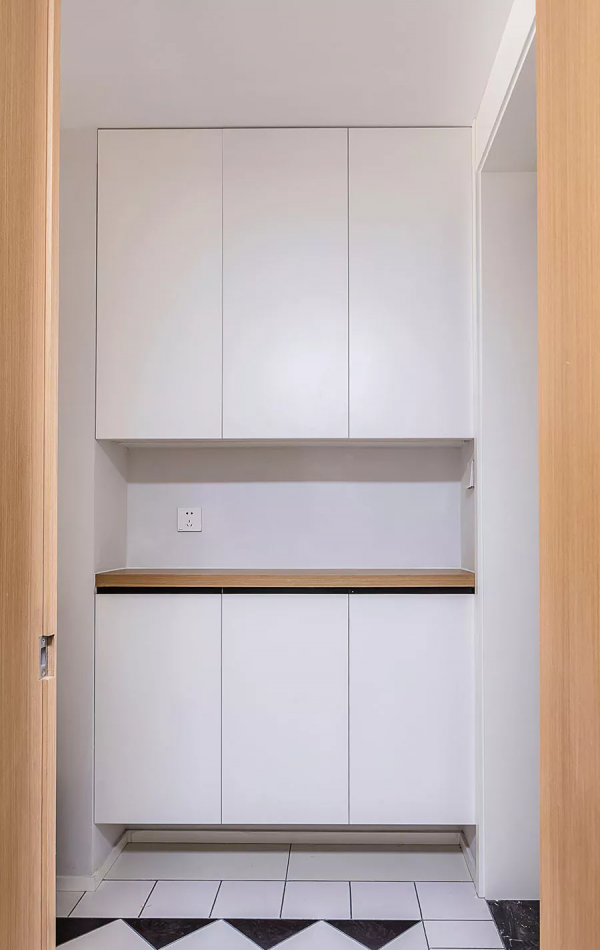 醫生真會玩！130㎡現代複式樓，功能多達9種的書房，不想出門了