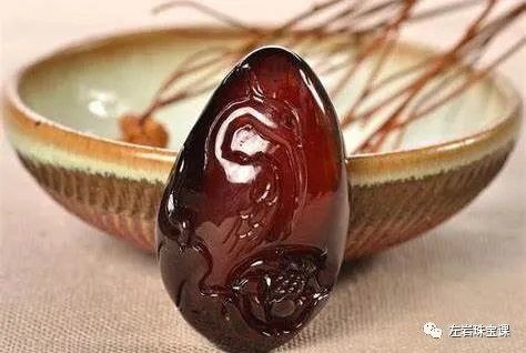 左巖珠寶課:關於血珀,你想了解的全在這兒 左巖珠寶課:關於血珀,你想了解的全在這兒