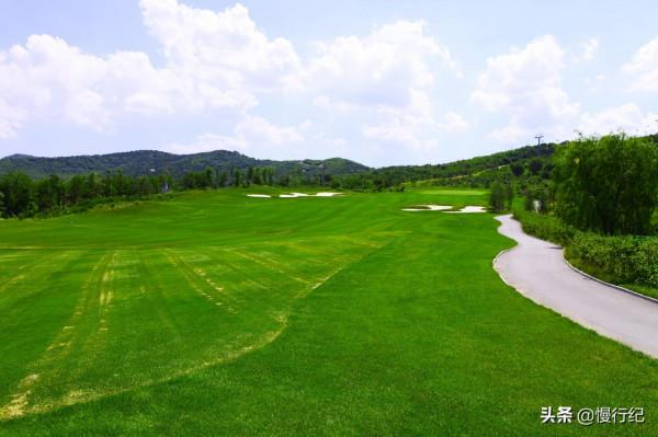 這裡的溫泉曾經讓李世民的大軍為之駐足，你要來體驗一下嗎？