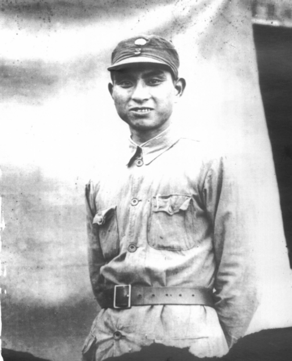 1983年開國上將楊勇病逝，八寶山安葬後，兒子提出異議：年齡有誤