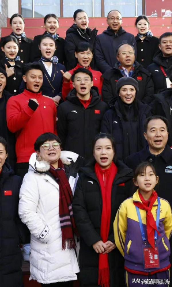 劉濤曬照為冬奧加油，和楊倩同框一點不顯老，合影裡還有黃子韜