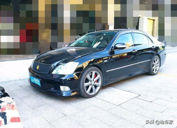 曾賣50萬的豐田皇冠3&period;0 VIP，開了17年還值多少？看到答案直接爆粗
