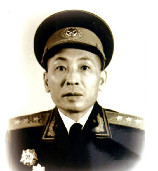 偽軍中將給粟裕送了盒煙,粟裕發現不對大喊:部隊集合,電臺關閉 偽軍中將給粟裕送了盒煙,粟裕發現不對大喊:部隊集合,電臺關閉