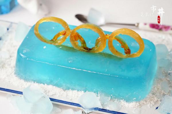 給家人做的&OpenCurlyDoubleQuote;冰雪菜&rdquo;，&OpenCurlyDoubleQuote;五環破冰&rdquo;當成飯後甜點，發朋友圈火了