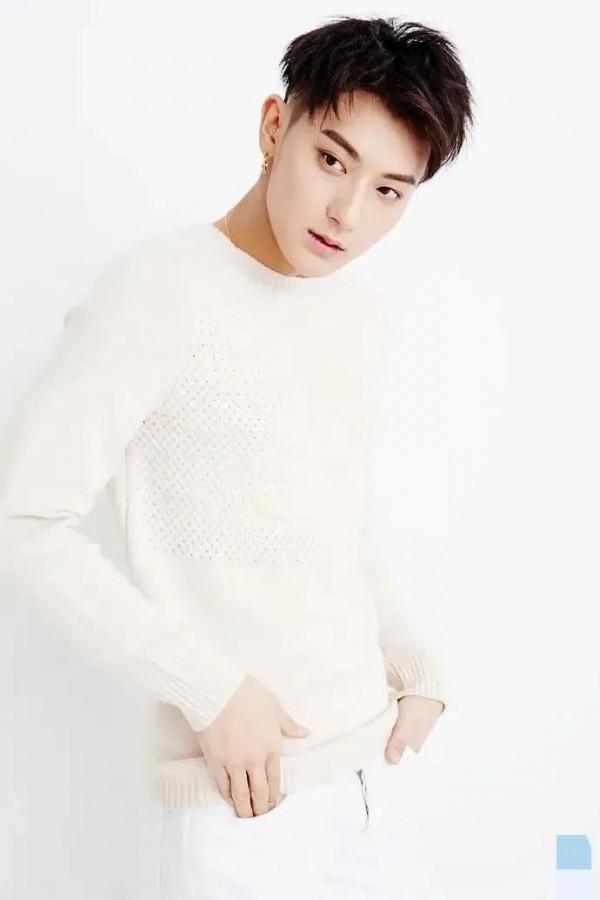 頂級男神黃子韜，帥成漫畫裡的人物