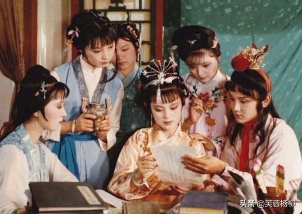 王扶林說，鄧婕這張臉，就是&OpenCurlyDoubleQuote;上鏡臉&rdquo;，這些照片是最好的證明