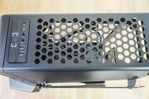 桌面上的武直&mdash;&mdash;5800X&plus;索泰3080天啟&plus;TT阿帕奇MINI機箱裝機