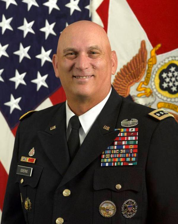 不只是裝飾,還能看出很多資訊?解放軍軍服左胸為何會佩戴條碼? 不只是裝飾,還能看出很多資訊?解放軍軍服左胸為何會佩戴條碼?