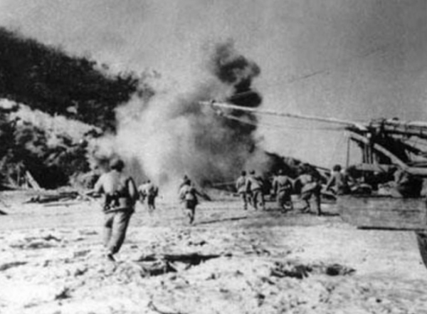 1958年軍區首長視察遼寧,發現糧倉警衛是犧牲5年戰友,他是誰? 1958年軍區首長視察遼寧,發現糧倉警衛是犧牲5年戰友,他是誰?