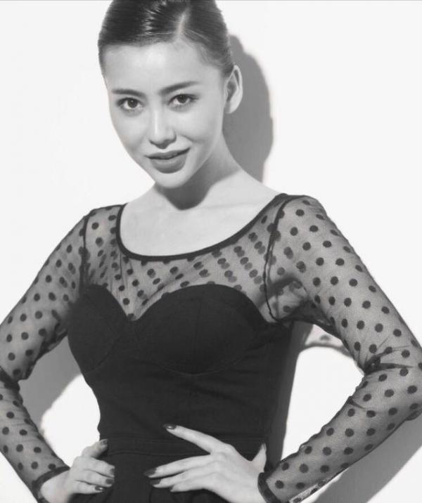 9位“痴迷整容”的女星,明知矽膠臉恐怖,為何還是前仆後繼? 9位“痴迷整容”的女星,明知矽膠臉恐怖,為何還是前仆後繼?