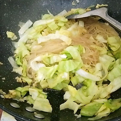 包菜炒粉絲