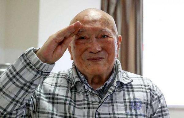 10歲小孩自稱紅軍參加過長征，毛主席問誰能證明？他說道：賀龍