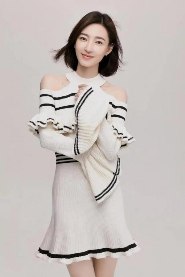 王麗坤這身穿出了高階感，原來秘密在3個細節裡&period;&period;&period;