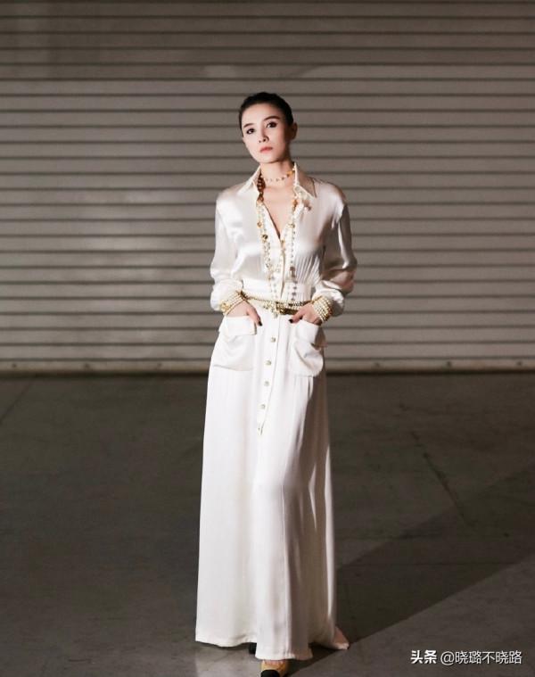 奔四奔五的女人，少穿“藏藍色”！今秋流行這三種顏色，優雅減齡