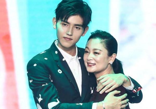 沒演技沒作品，歐陽娜娜、陳飛宇、竇靖童等，別再撈快錢了