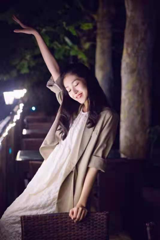 獨家專訪北京青年舞者何林謙——為華夏而舞的迤邐之蓮 獨家專訪北京青年舞者何林謙——為華夏而舞的迤邐之蓮