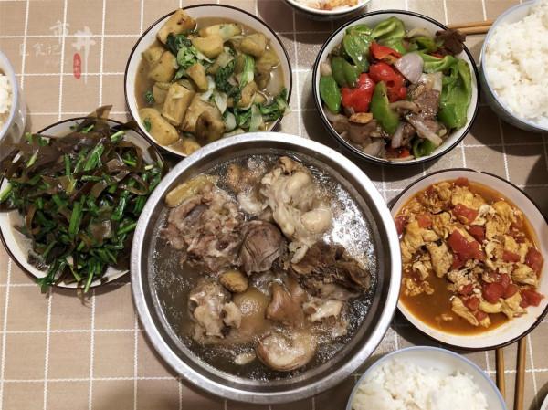 河南一家人7天的午餐,入冬後伙食有點好,網友:想來蹭飯 河南一家人7天的午餐,入冬後伙食有點好,網友:想來蹭飯