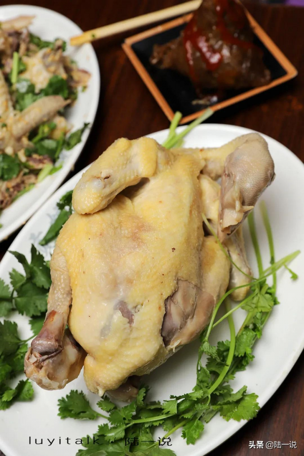 沙蟲沙茶麵好好吃，加肉筋，一碗只要25元，我在廈門八市吃到了