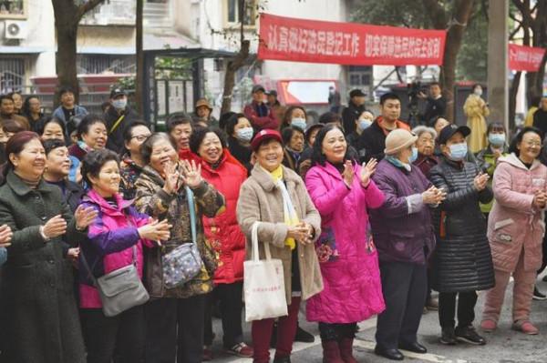 1樓：“堅決不同意裝電梯，沒商量”，6樓：倒有一個雙贏的方案