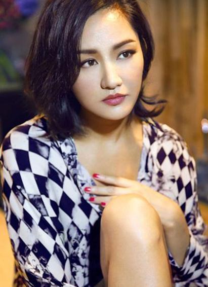 國內第一名模瞿穎，錯失初戀後痴情了20年，卻在45歲時輸得徹底