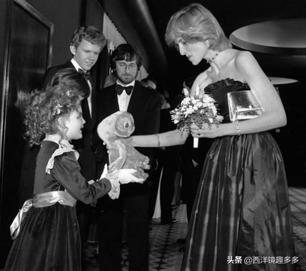 明星們的早年罕見私家照，你見過這樣的他們嗎？