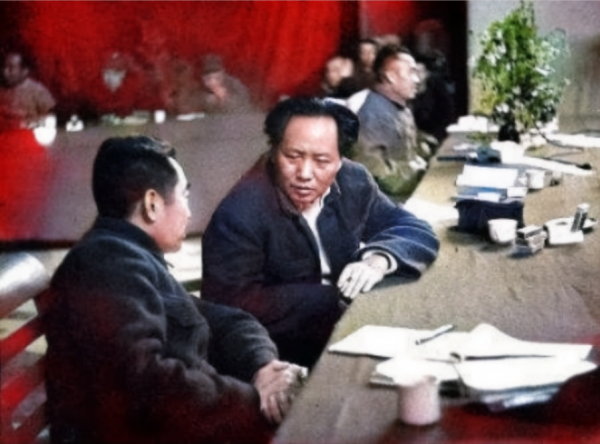 毛主席堅決不當大元帥，深思熟慮後，把軍銜命令狀001號給了賀龍