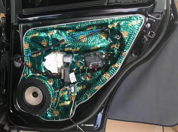 賓士GLK300音響改裝勁浪兩分頻,發燒改裝提升聽音快感 賓士GLK300音響改裝勁浪兩分頻,發燒改裝提升聽音快感