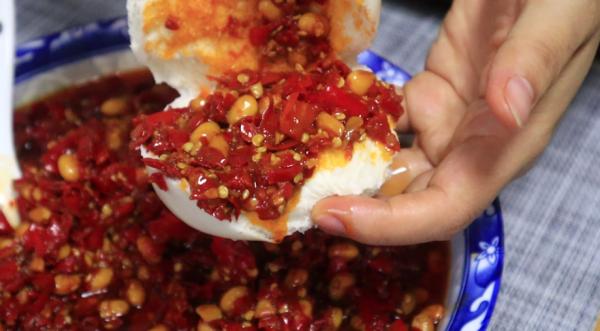 黃豆辣醬怎麼做才好吃？分享我家的“獨家秘方”，夾饃拌麵真解饞