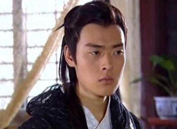 從“魏和尚”到“李大釗”，張桐用了19年，終於躋身一線男星