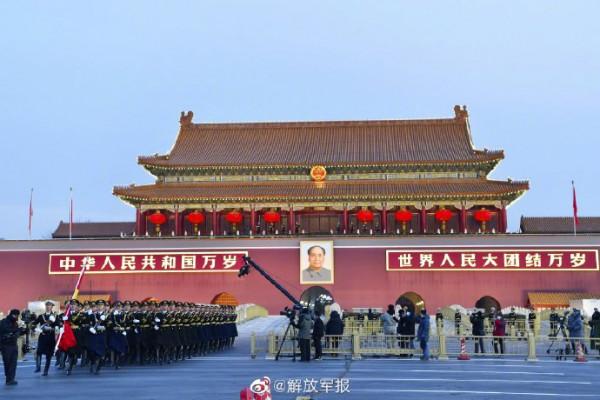 現場圖來了！2022天安門第一場升旗