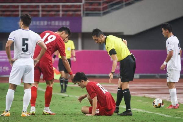 昨晚22點！中超、國足希望已“出現”：中國足球進入世界盃不遠了