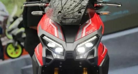 推薦一款龍嘉XADV300i踏板車