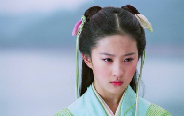 同是演女媧後人，劉亦菲唐嫣驚豔，趙麗穎&OpenCurlyDoubleQuote;雷人&rdquo;，娜扎像盲人