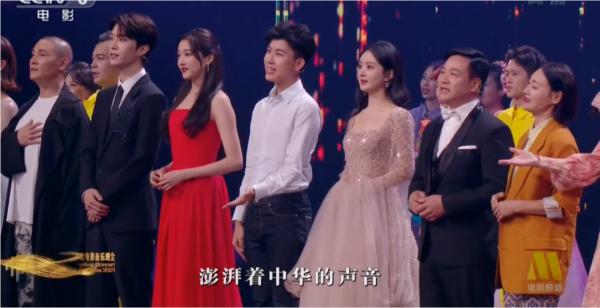 大灣區晚會終於不再流量當道，王菲不在C位，趙麗穎鏡頭一掃而過