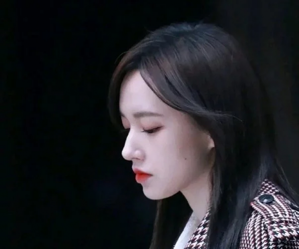 程瀟自稱長得醜基因不好，當小6歲妹妹初次出鏡，才知道真人芭比