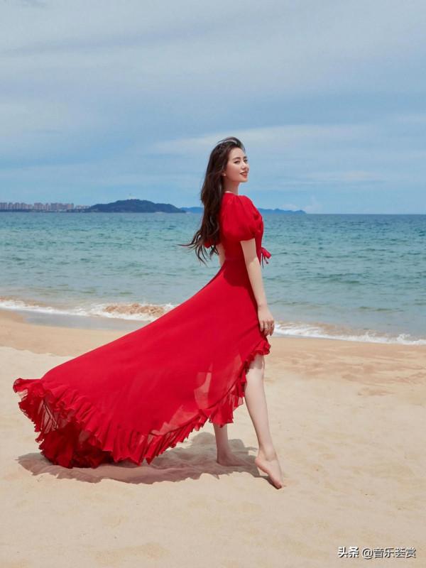 與紅色結緣的劉詩詩 與紅色結緣的劉詩詩