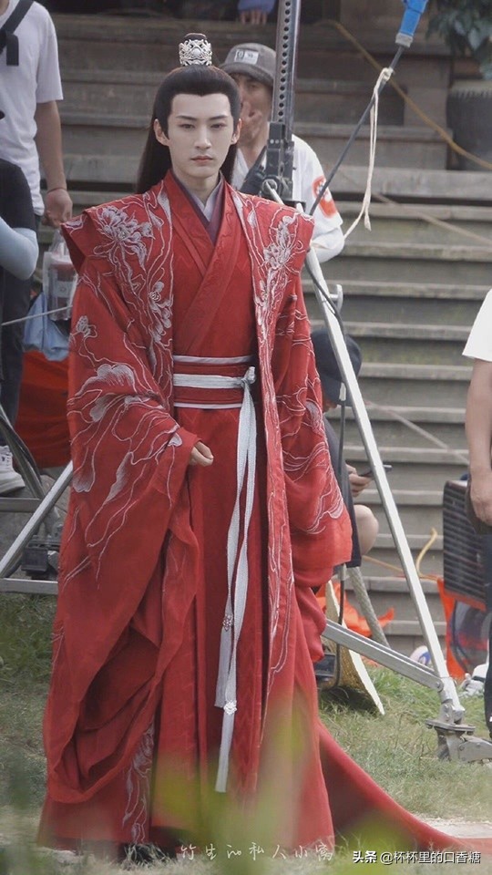 10位男神新古裝造型！肖戰《玉骨遙》仙氣、龔俊《安樂傳》霸氣